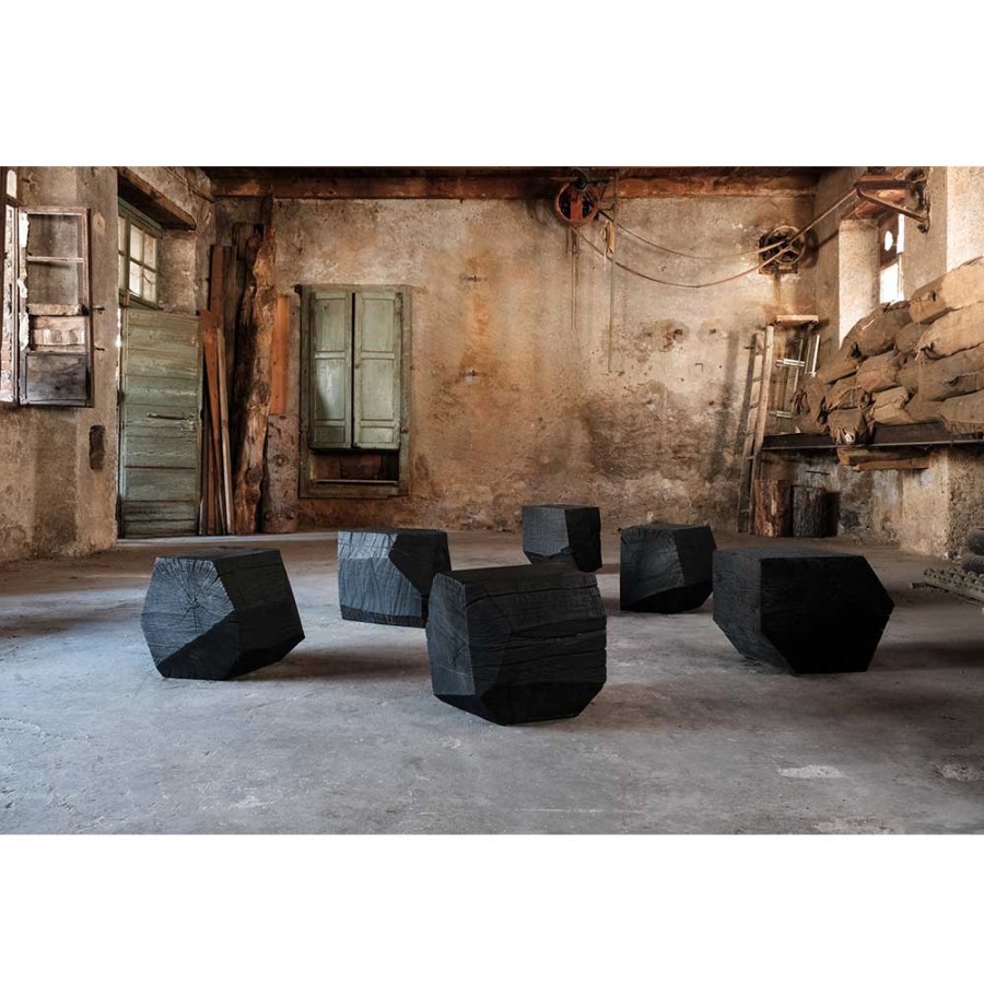 Venditore Riccardo Monte Tavolino Charred Rocks Shop Forma Design New